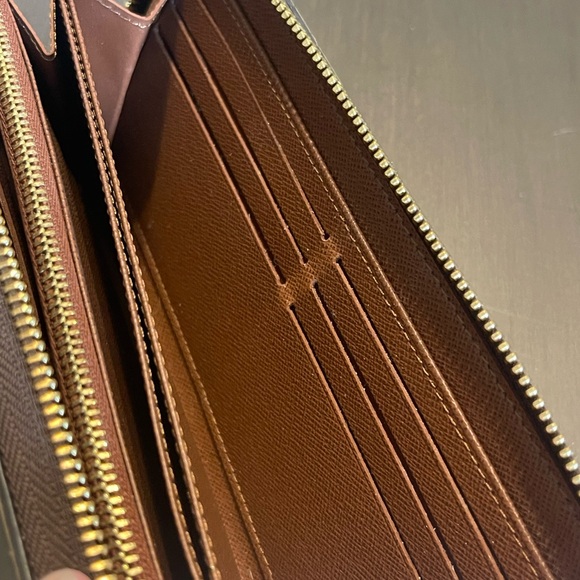 Louis Vuitton Zippy Wallet - Brown Monogram - Picture 14 of 14